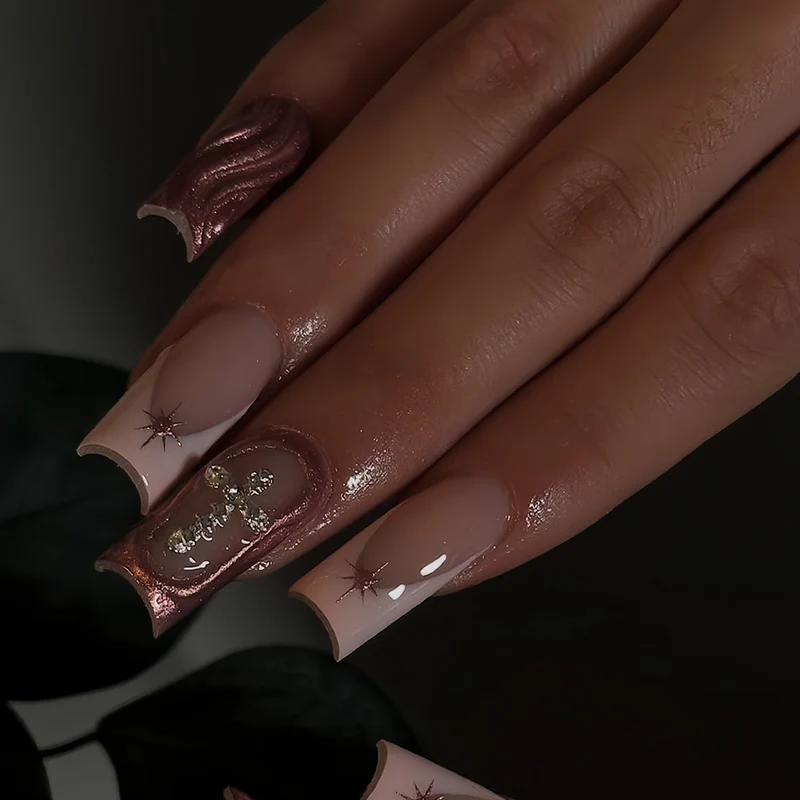 Luxuriöse Nagelkunstverlängerungen Karnz