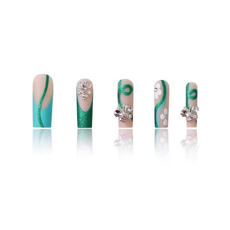 Glamouröse Glitzer-Nagelkunst-Verlängerungen Karnz