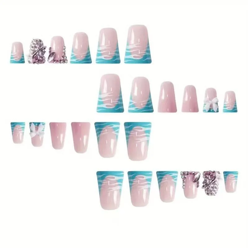 Glamouröse dekorative Nagelverzierungen Karnz