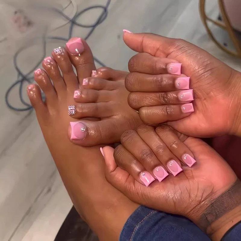 Elegante Press-On Nail Enhancements Karnz