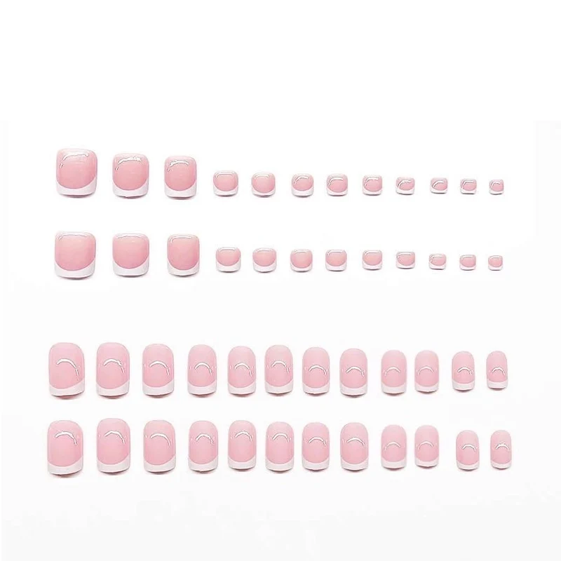 Elegantes French Tip Nagelset Karnz