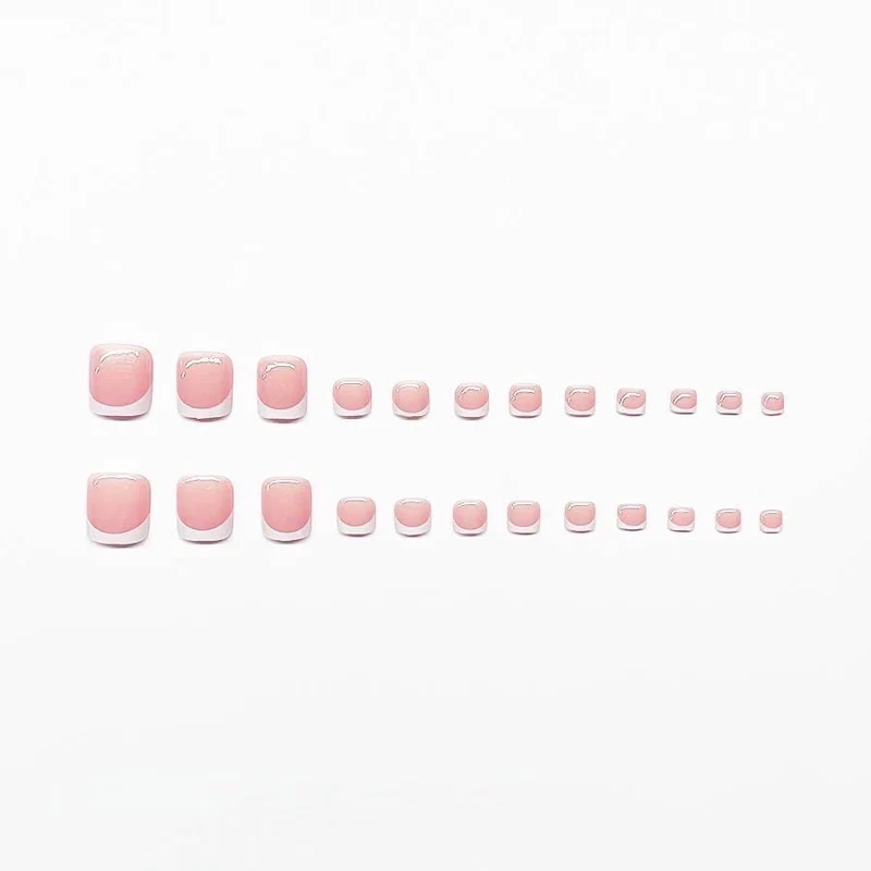 Elegantes French Tip Nagelset Karnz
