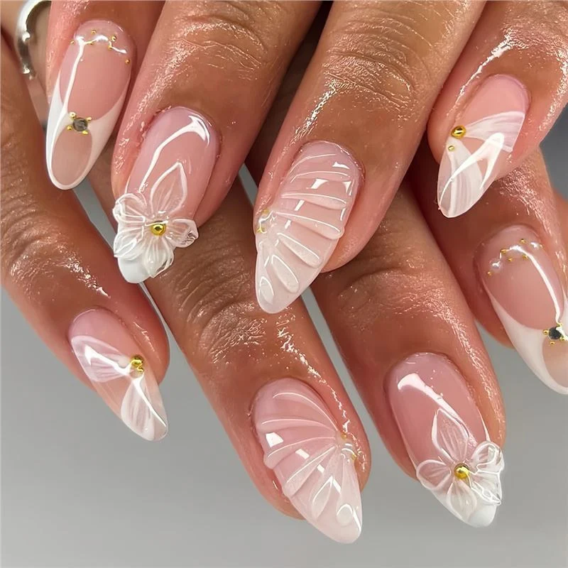 Elegante 3D Blumen Nagelkunst Verbesserungen Karnz