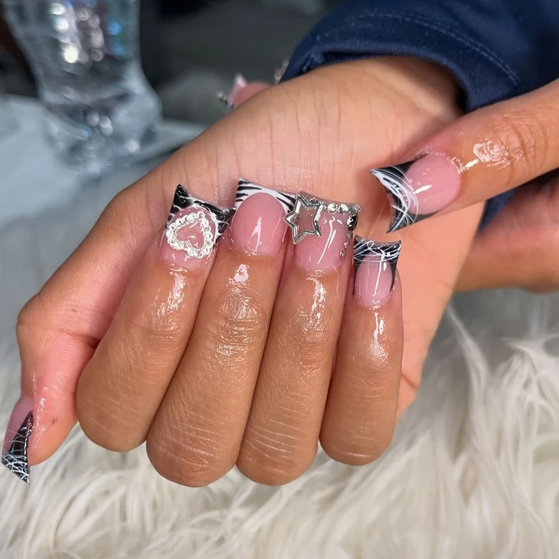 Dekorative Gel-Nagelveränderungen Karnz