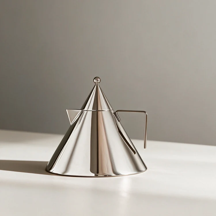 Moderner geometrischer Teekessel