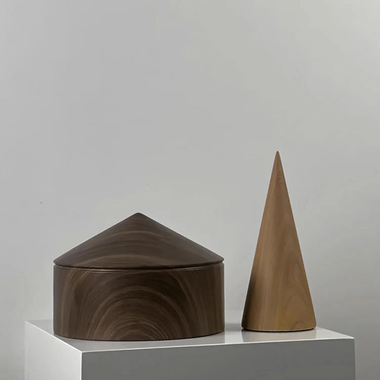 Moderne Dekorative Holzskulptur