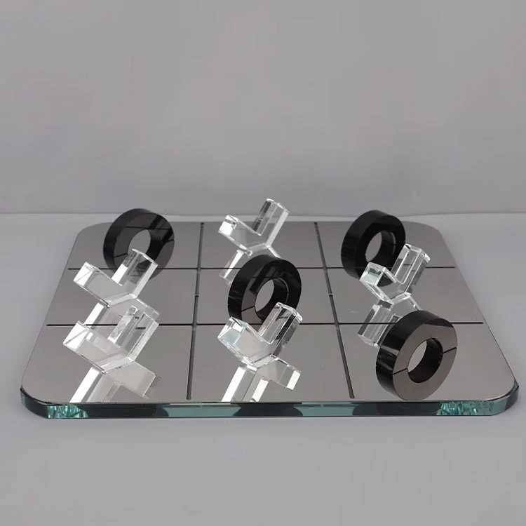 Modernes dekoratives Tic-Tac-Toe-Spiel