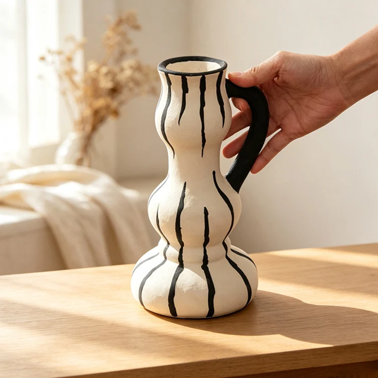 Künstlerische dekorative Keramikvase