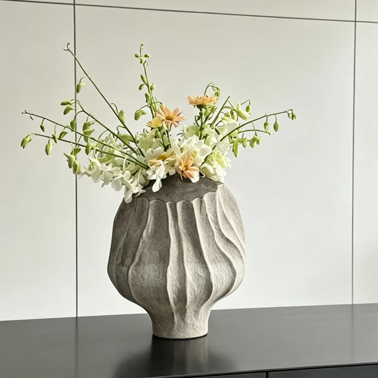 Künstlerische strukturierte Vase
