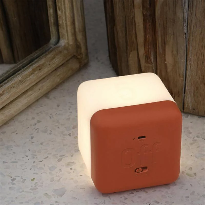 Elegante kreative aufladbare quadratische Nachttischlampe | Karnz