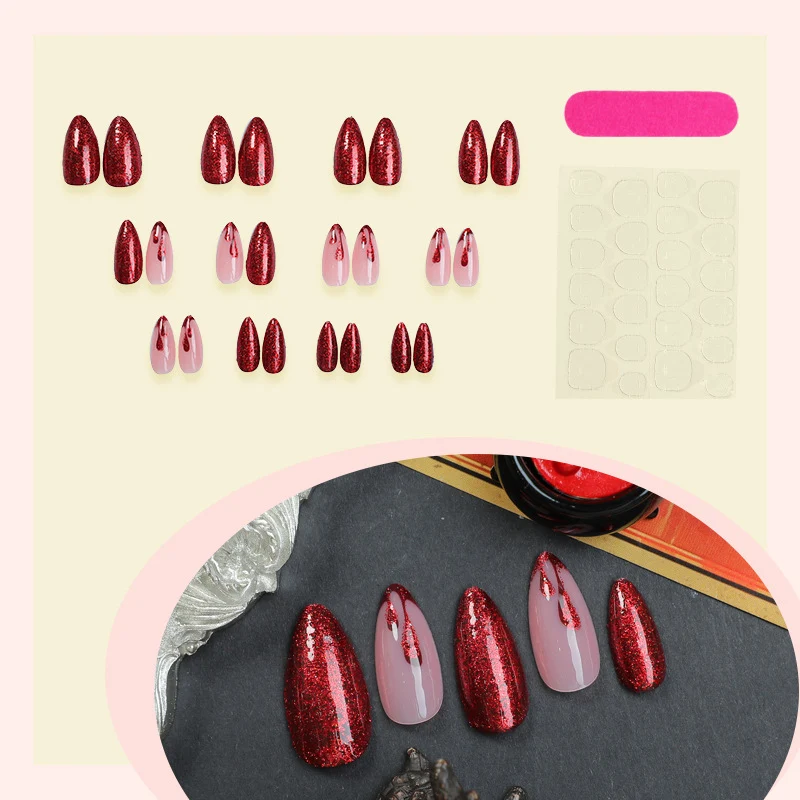 Luxuriöses Kunstnagelset mit Glamourösem Glitzer Karnz