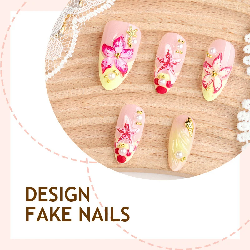 Kunstnagelset mit zarten floralen Verzierungen und Glitzerakzenten Karnz