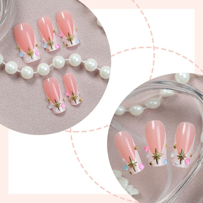 Kunstnagelset mit zartem Blumendekor Karnz