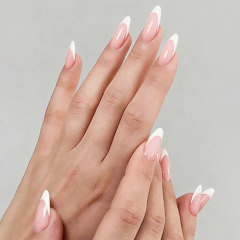 Kunstnagelset mit trendigem, minimalistischen Design Karnz