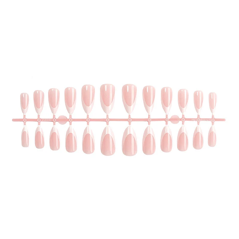 Kunstnagelset mit trendigem, minimalistischen Design Karnz