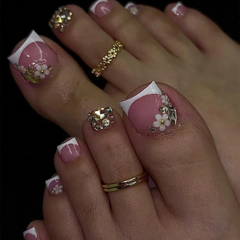 Kunstnagelset mit schimmerndem holographischen Design Karnz