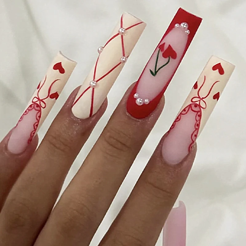 Kunstnagelset mit romantischen Herz- und Kirschmotiven Karnz