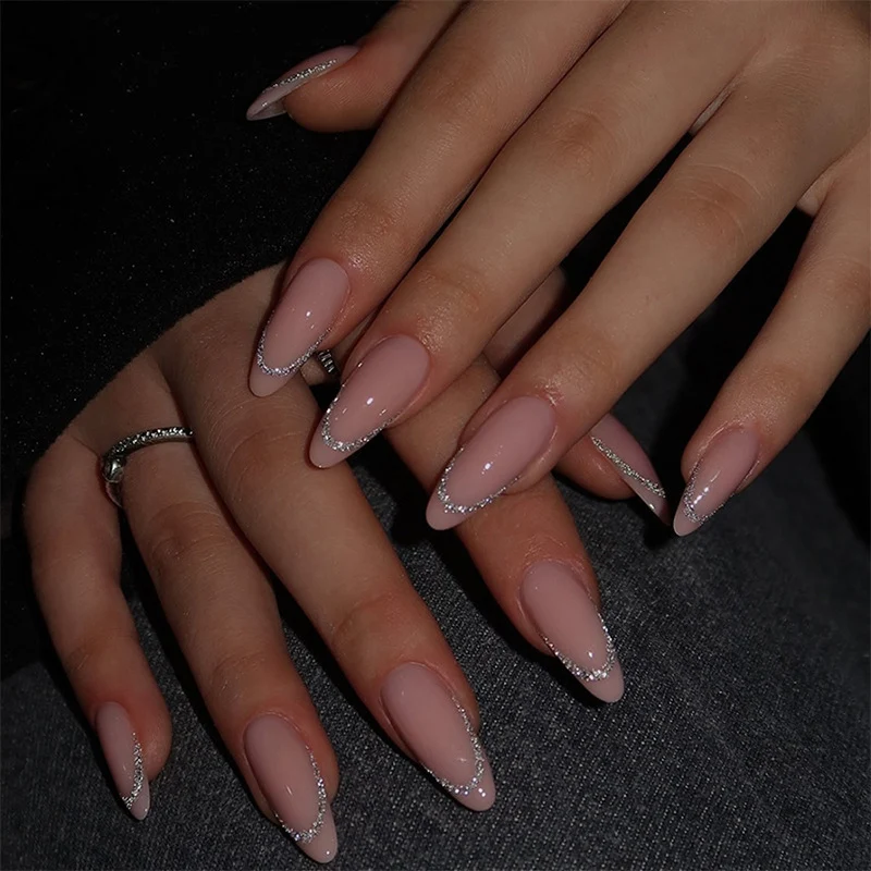 Kunstnagelset mit natürlichem Look und flexibler Passform Karnz