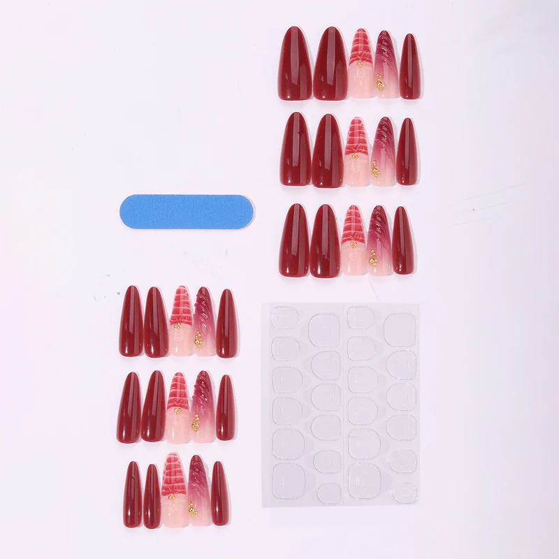 Kunstnagelset mit modernem Spitzen-Design und eindrucksvoller Blütenapplikation Karnz
