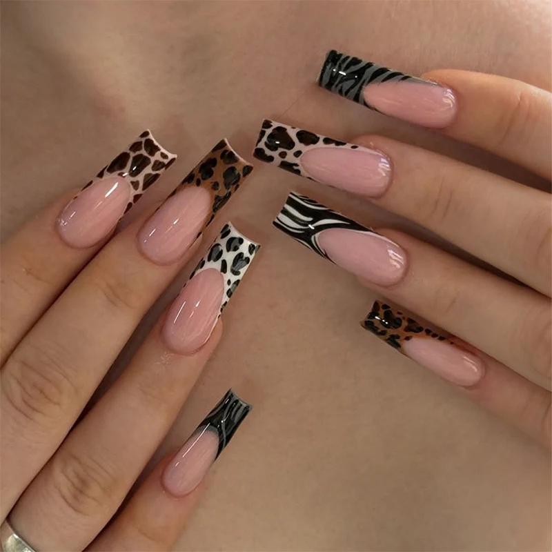 Kunstnagelset mit modernem Leopardenmuster Karnz