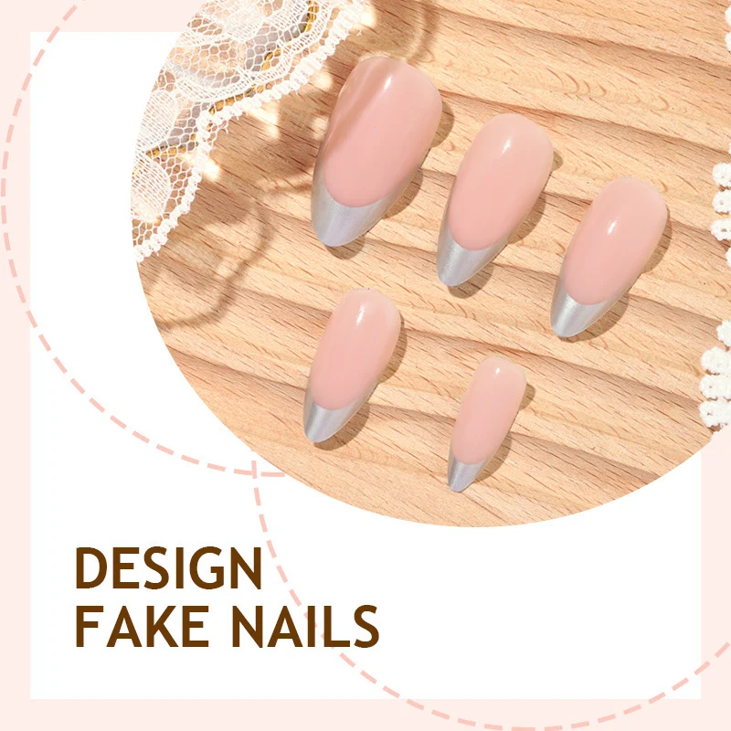 Kunstnagelset mit modernem French-Tip-Design Karnz