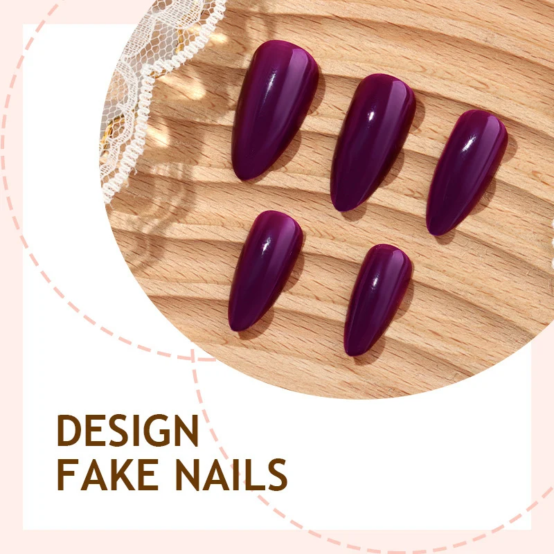 Kunstnagelset mit luxuriösen, spitzen Designs Karnz