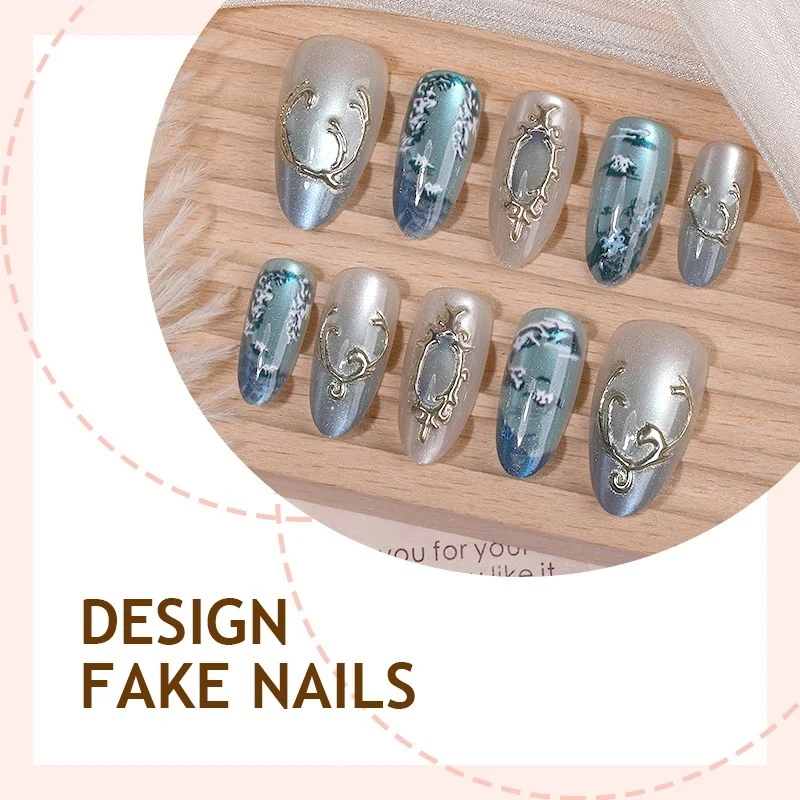 Kunstnagelset mit luxuriösen Mustern und eleganten Verzierungen Karnz