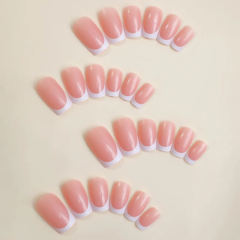 Kunstnagelset mit hochwertigen französischen Spitzen Karnz