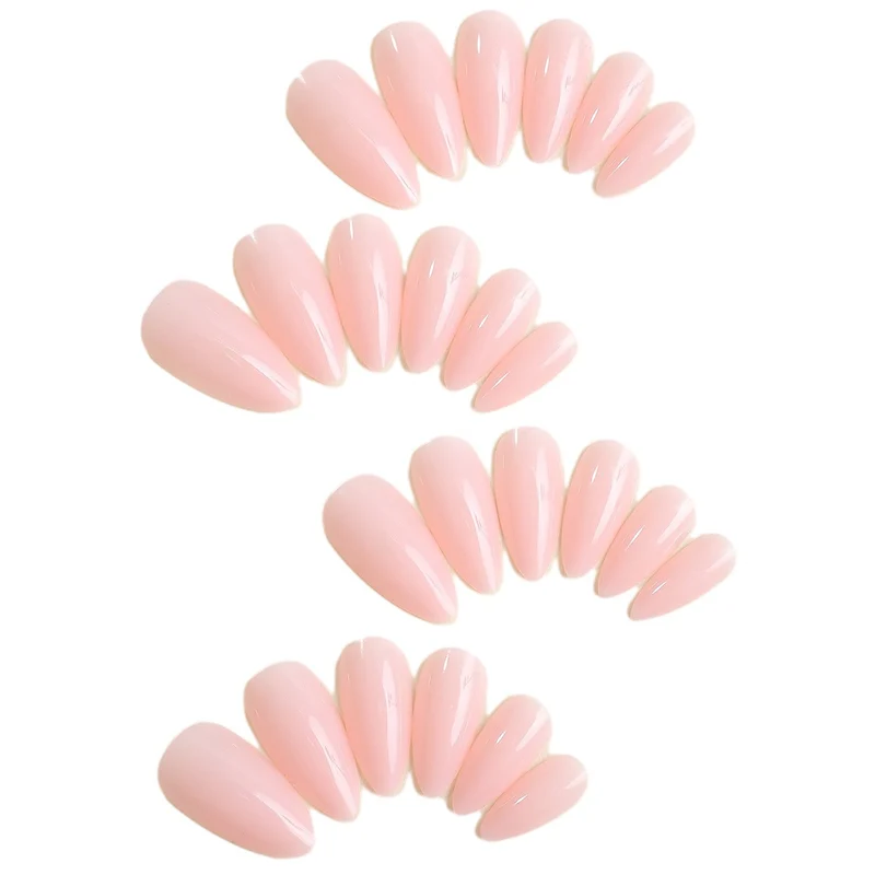 Kunstnagelset mit Hochglanz-Finish und schimmernden Verzierungen Karnz