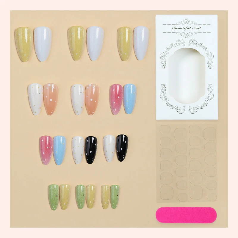 Kunstnagelset mit Glitzer und kreativen Designs Karnz