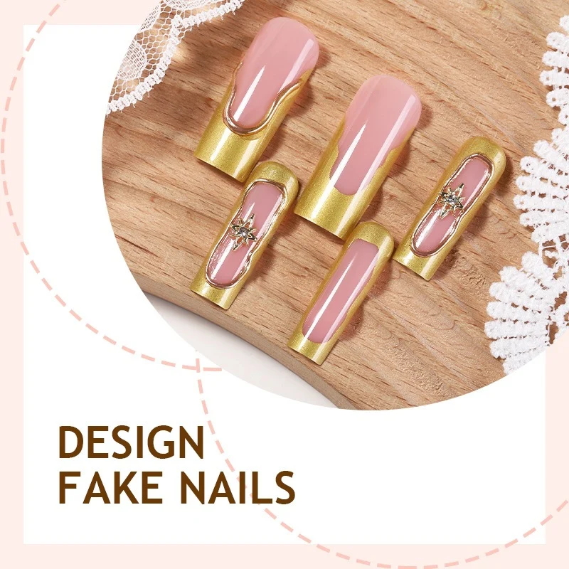 Kunstnagelset mit glamourösen Verzierungen und eleganten Akzenten Karnz