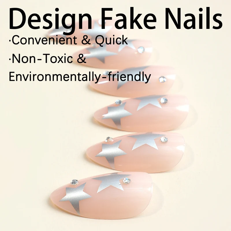 Kunstnagelset mit glamourösen Sternen-Akzenten Karnz