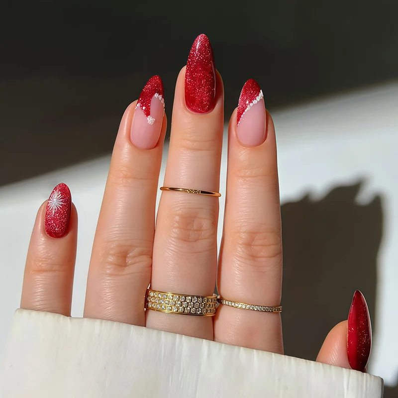 Kunstnagelset mit Glamourösen Glitzer-Akzenten Karnz