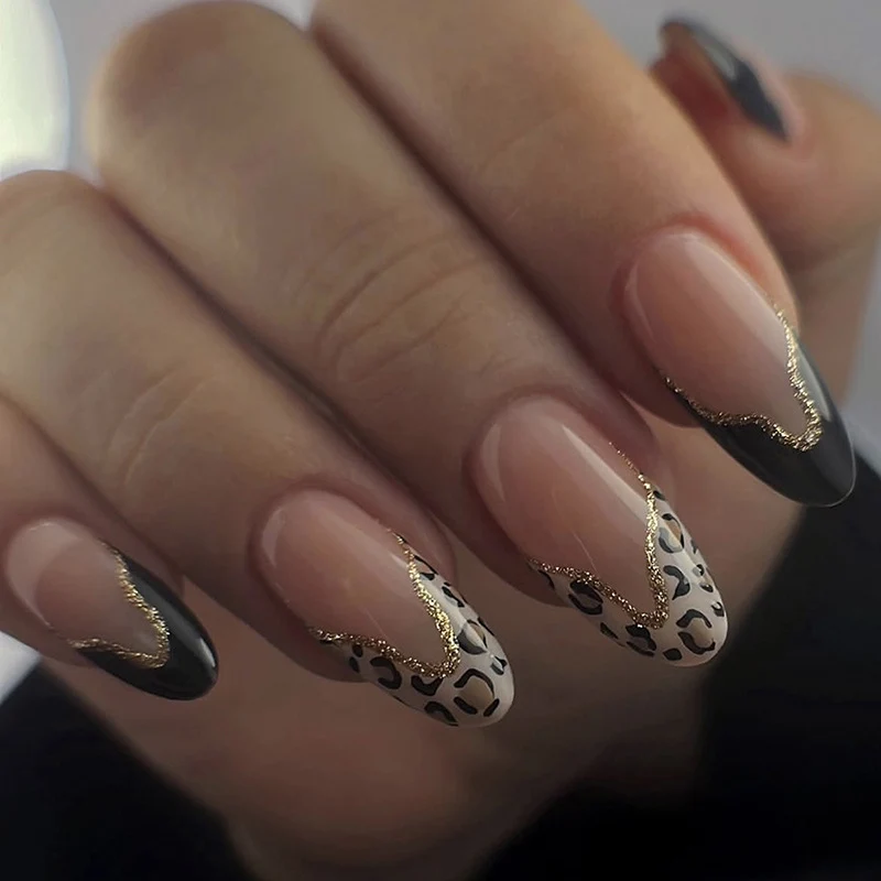 Kunstnagelset mit glamourösem Leoparden-Design Karnz
