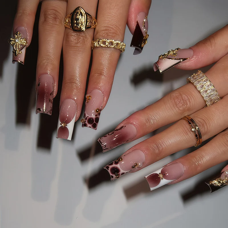 Kunstnagelset mit glamourösem Design Karnz