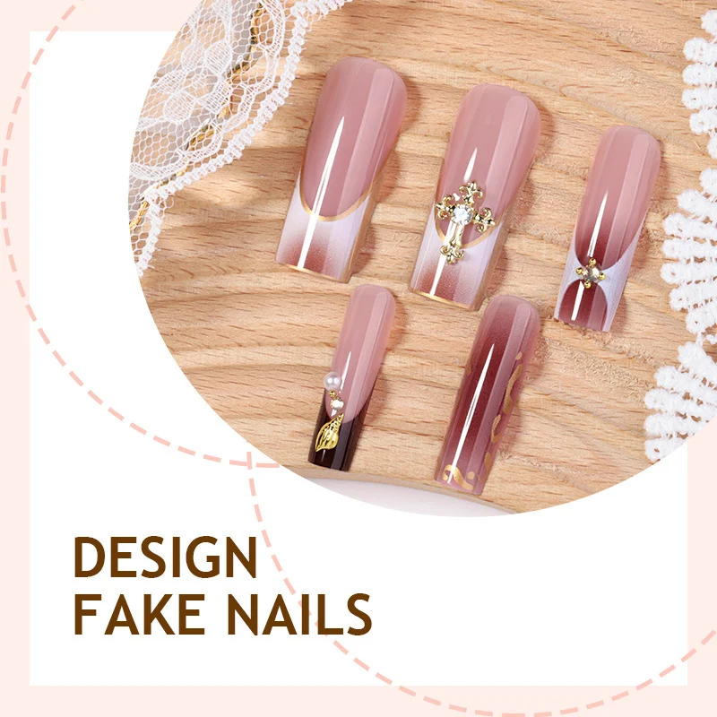 Kunstnagelset mit glamourösem Design Karnz