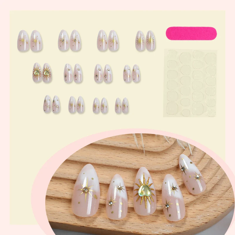 Kunstnagelset mit funkelnden Sternen- und Glitzermotiven Karnz