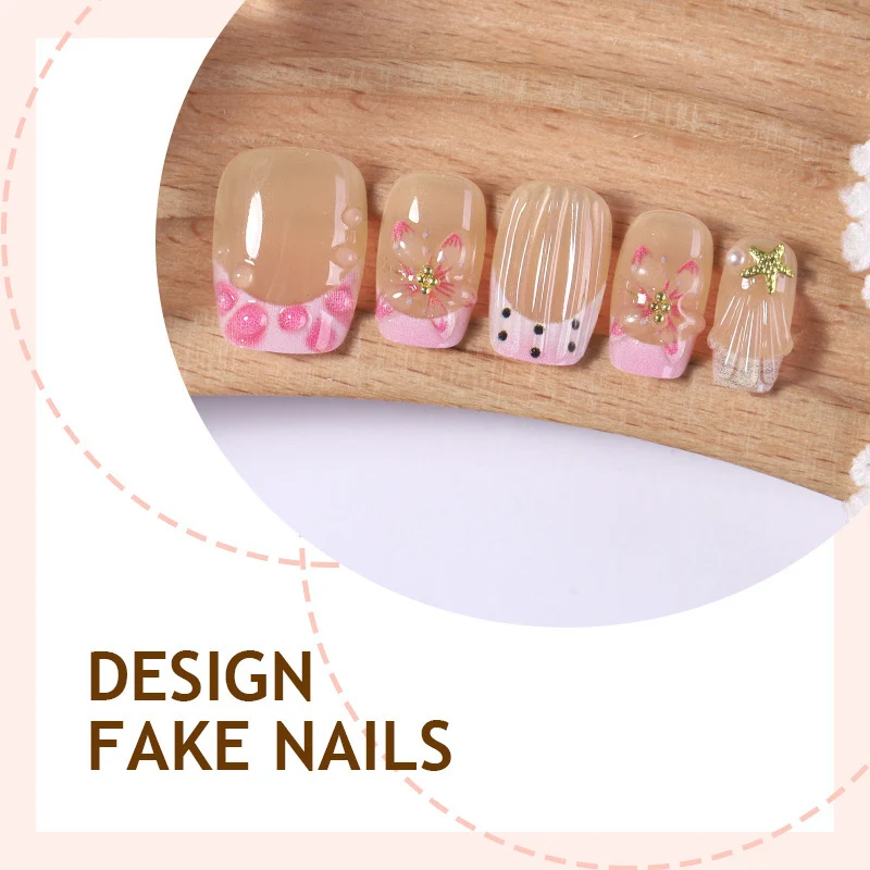Kunstnagelset mit floralen Akzenten und glamourösen Dekoren Karnz
