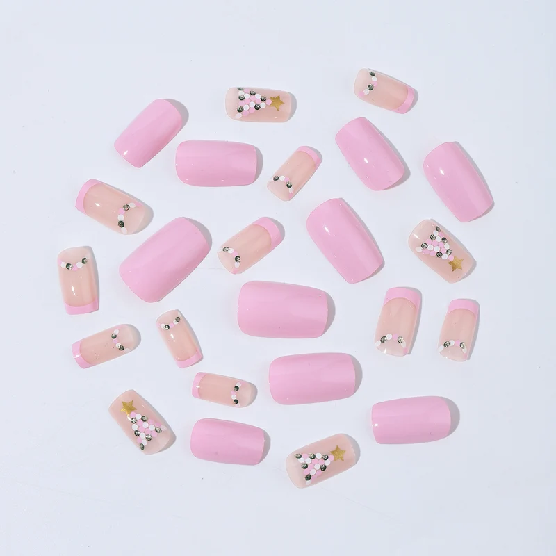 Kunstnagelset mit festlichem Weihnachtsbaum-Design und Glitzerverzierungen Karnz