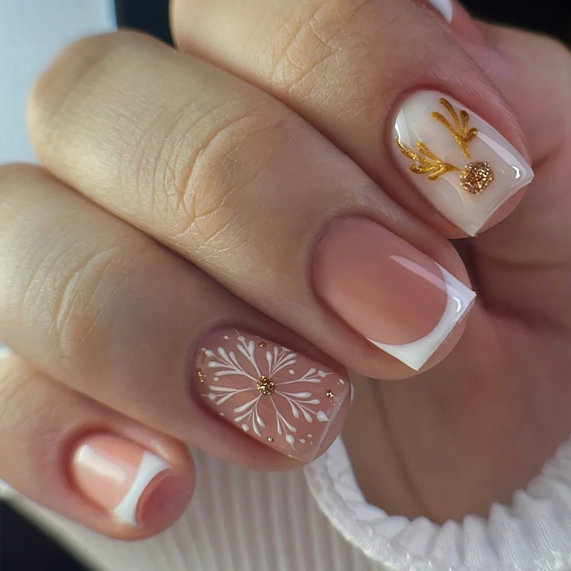 Kunstnagelset mit eleganten Weihnachtsmotiven Karnz