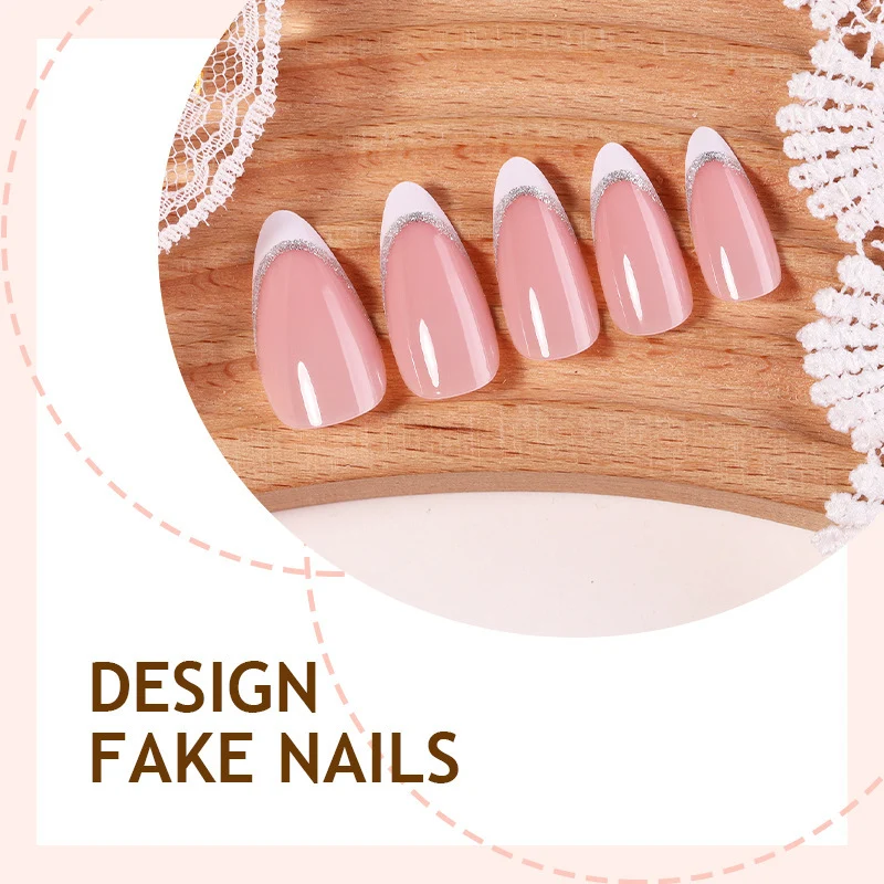 Kunstnagelset mit eleganten Glitterakzenten Karnz