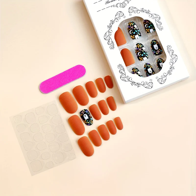 Kunstnagelset mit eleganten French Tips Karnz