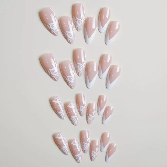 Künstlerische Florale Stiletto Nagelkunst Karnz