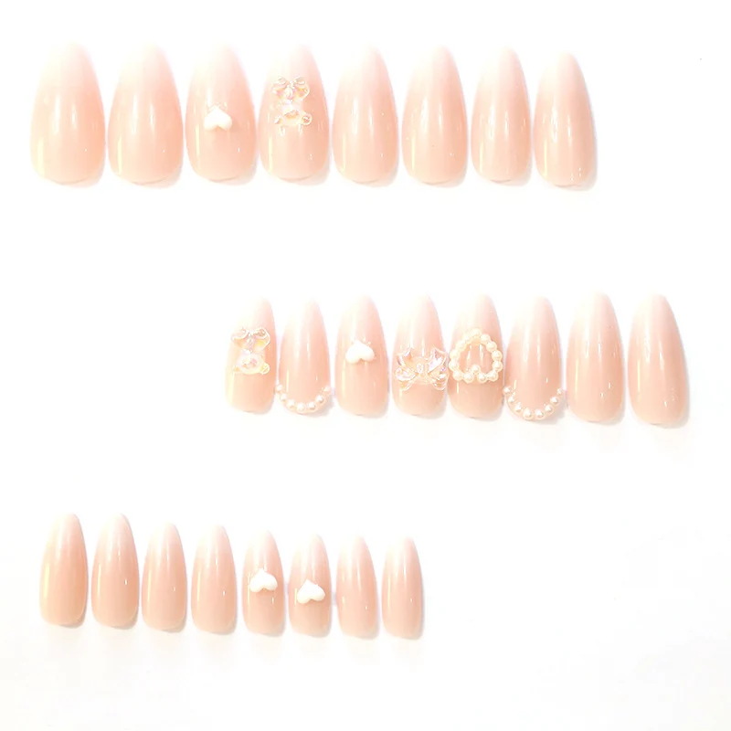Künstlerische Dekorative Stiletto Nagelverlängerungen Karnz